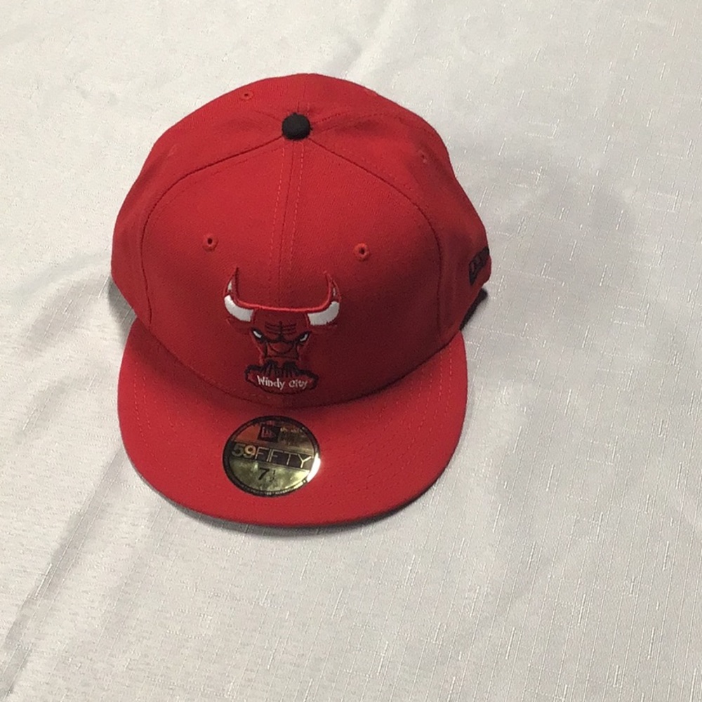 RARE VINTAGE BULLS HAT